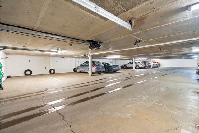 136 Centennial 305, Sewickley, PA 15143