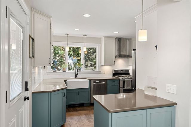 90 Forest St, Melrose, MA 02176