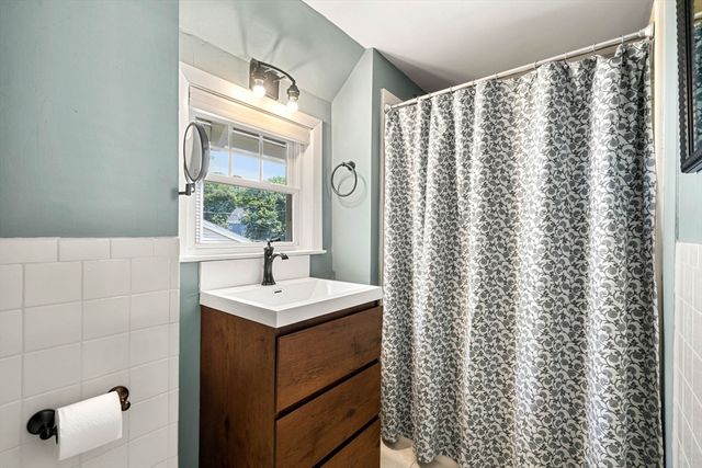 90 Forest St, Melrose, MA 02176