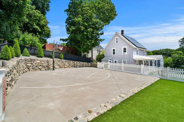 90 Forest St, Melrose, MA 02176