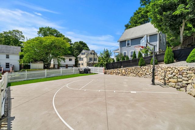 90 Forest St, Melrose, MA 02176