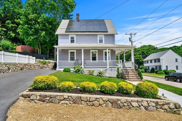 90 Forest St, Melrose, MA 02176
