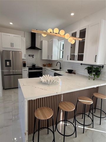 260 NW 119th St, Miami, FL 33168