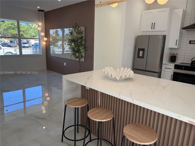 260 NW 119th St, Miami, FL 33168