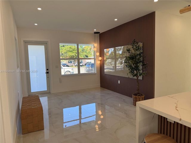 260 NW 119th St, Miami, FL 33168