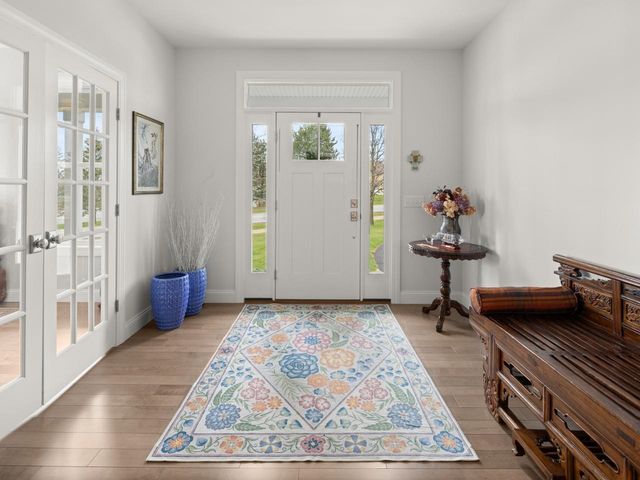 8 Medalist Drive, South Burlington, VT 05403