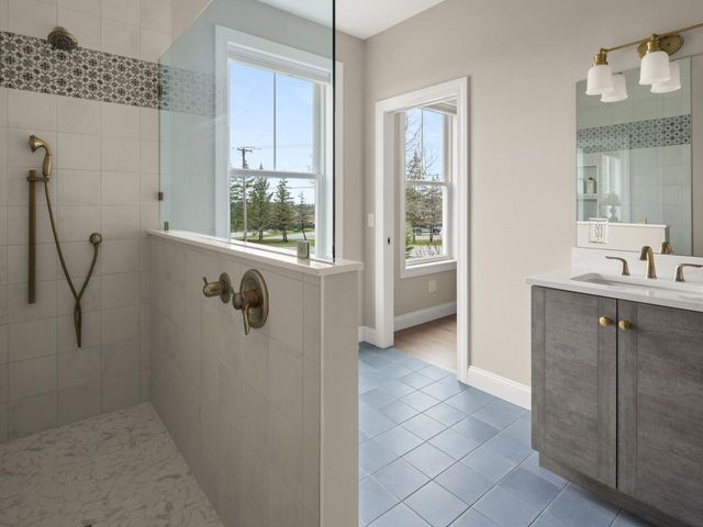 8 Medalist Drive, South Burlington, VT 05403
