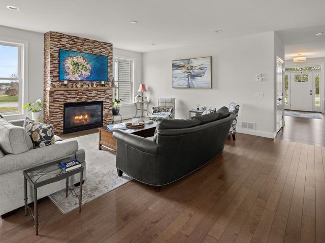 8 Medalist Drive, South Burlington, VT 05403