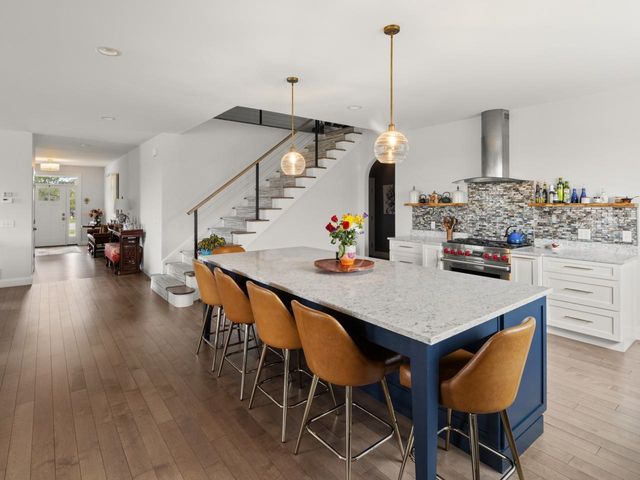8 Medalist Drive, South Burlington, VT 05403
