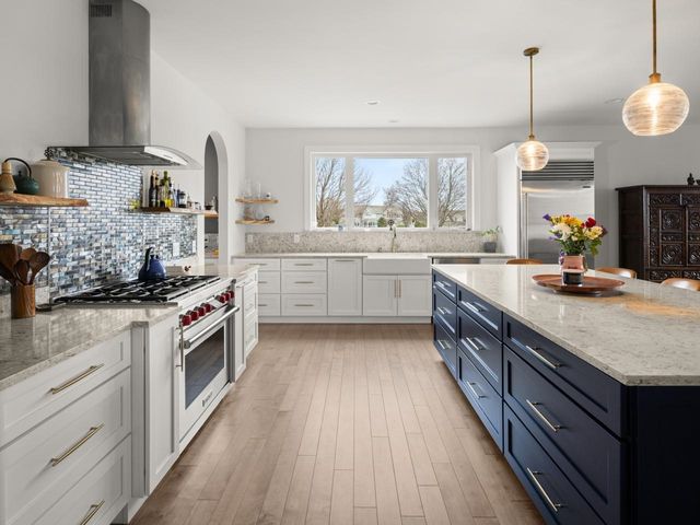 8 Medalist Drive, South Burlington, VT 05403