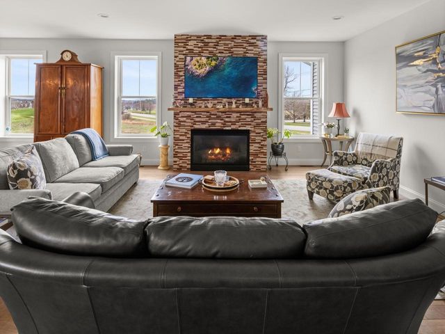 8 Medalist Drive, South Burlington, VT 05403