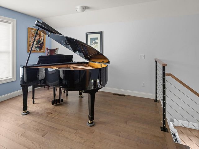 8 Medalist Drive, South Burlington, VT 05403