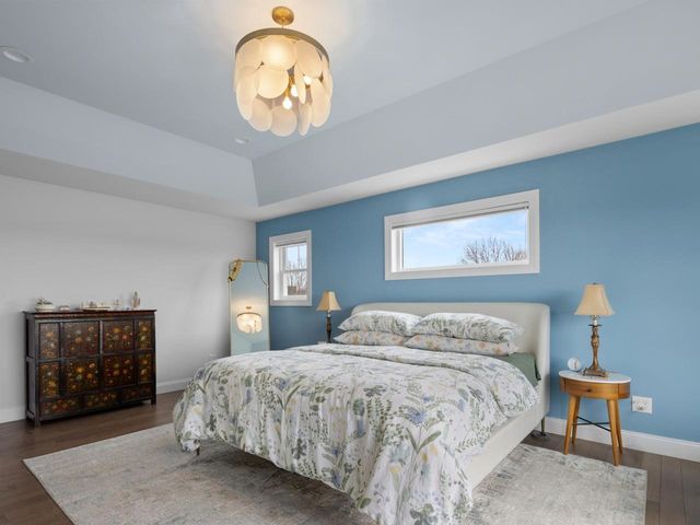 8 Medalist Drive, South Burlington, VT 05403