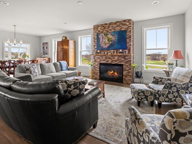 8 Medalist Drive, South Burlington, VT 05403