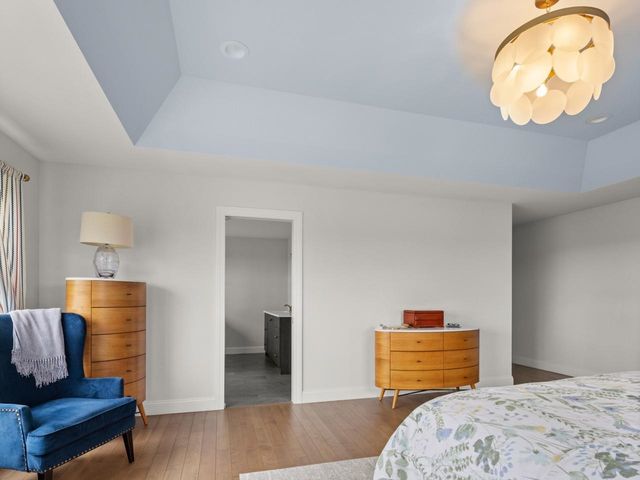 8 Medalist Drive, South Burlington, VT 05403