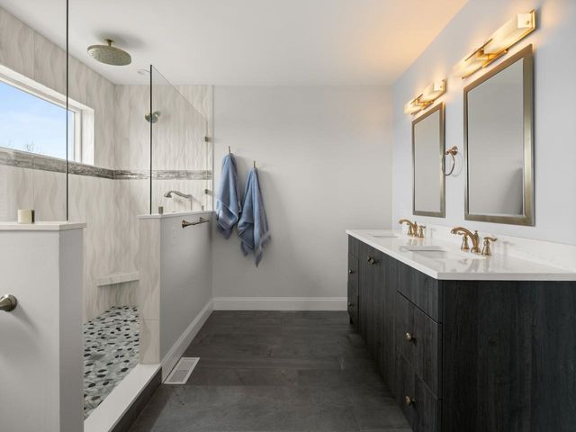 8 Medalist Drive, South Burlington, VT 05403
