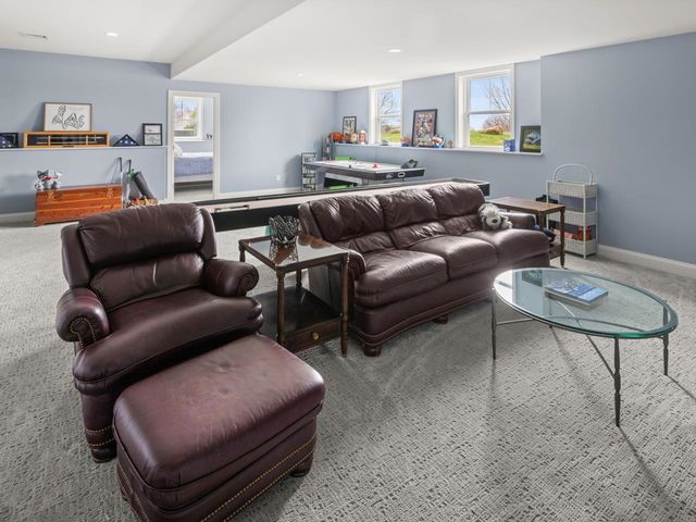 8 Medalist Drive, South Burlington, VT 05403