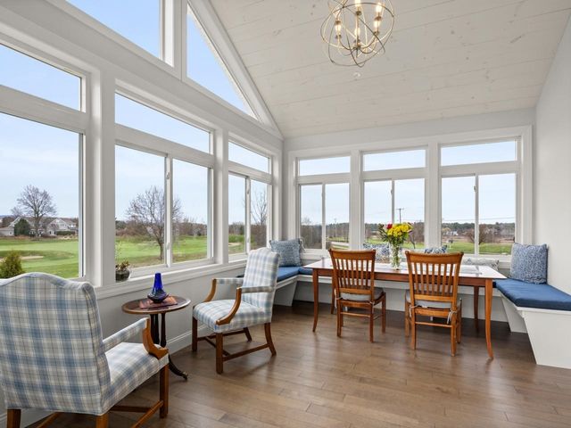 8 Medalist Drive, South Burlington, VT 05403