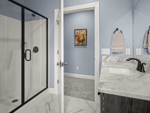 8 Medalist Drive, South Burlington, VT 05403