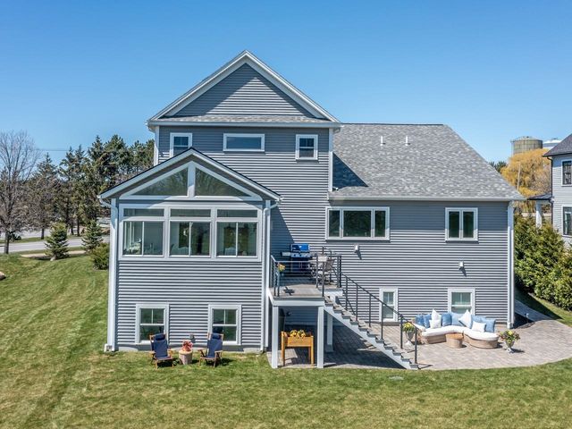 8 Medalist Drive, South Burlington, VT 05403