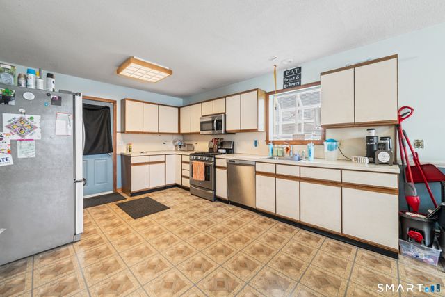 55 Sage Drive 55, Waterbury, CT 06704