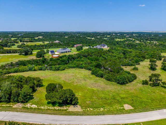 8425 Fullerton Drive, Cleburne, TX 76033