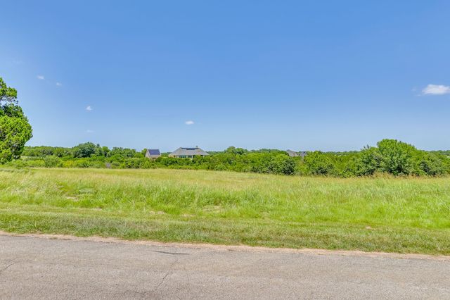 8425 Fullerton Drive, Cleburne, TX 76033
