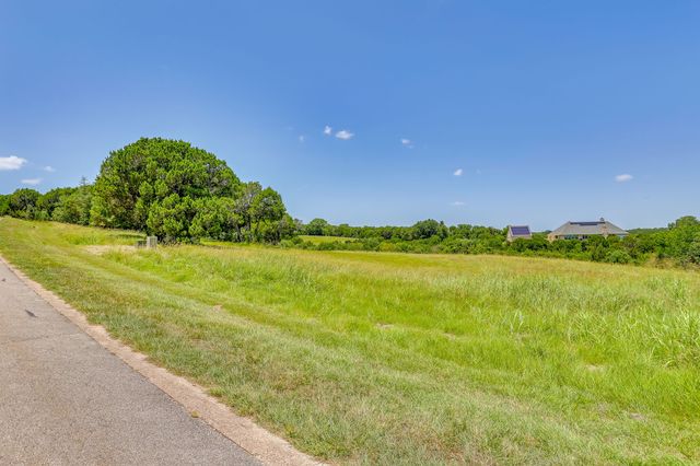 8425 Fullerton Drive, Cleburne, TX 76033