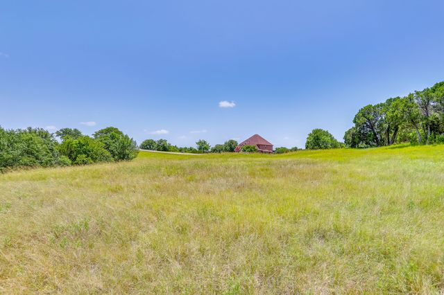 8425 Fullerton Drive, Cleburne, TX 76033
