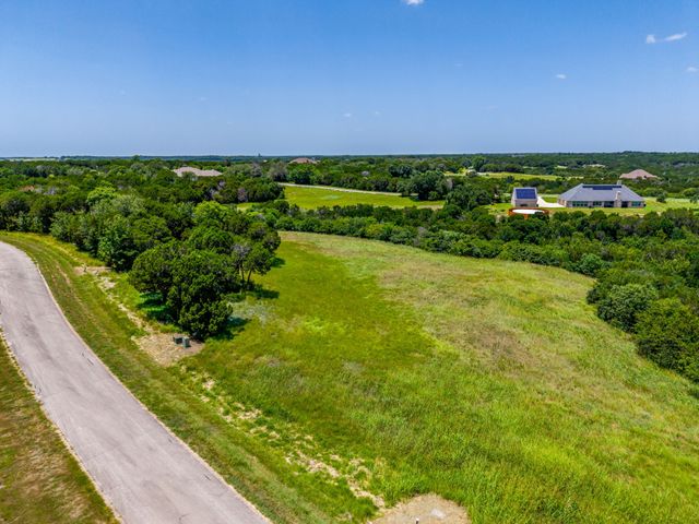 8425 Fullerton Drive, Cleburne, TX 76033
