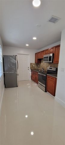 831 NW 14th Way 2, Fort Lauderdale, FL 33311