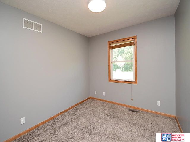 7930 S 20th Street, Lincoln, NE 68512