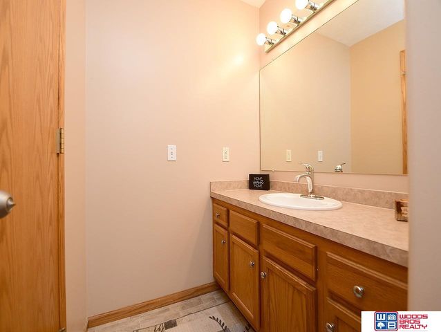 7930 S 20th Street, Lincoln, NE 68512