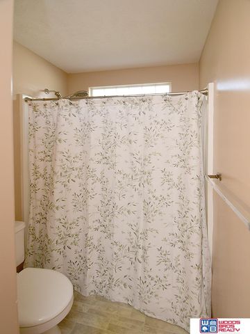 7930 S 20th Street, Lincoln, NE 68512