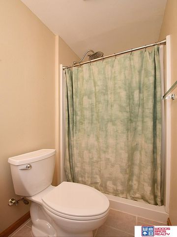 7930 S 20th Street, Lincoln, NE 68512