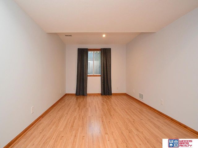 7930 S 20th Street, Lincoln, NE 68512