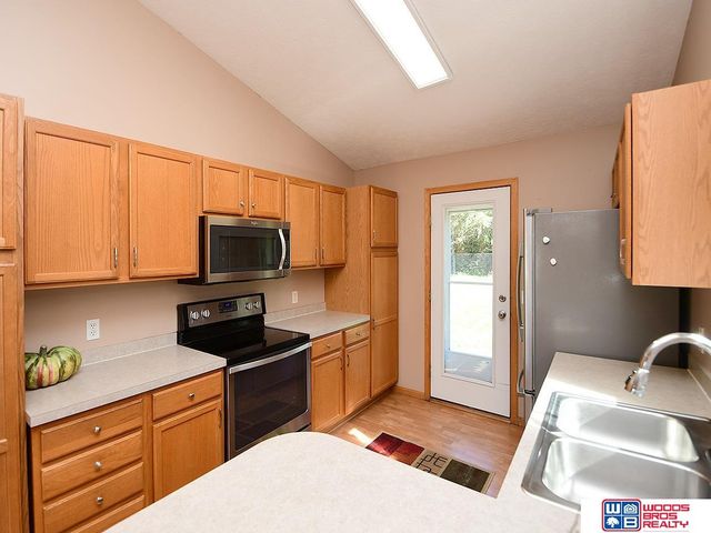 7930 S 20th Street, Lincoln, NE 68512