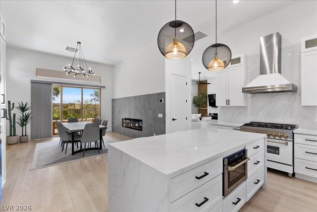 15 Clear Crossing Trail, Henderson, NV 89052