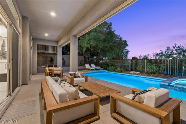 15 Clear Crossing Trail, Henderson, NV 89052