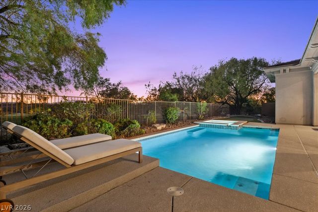 15 Clear Crossing Trail, Henderson, NV 89052