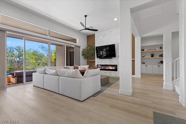 15 Clear Crossing Trail, Henderson, NV 89052