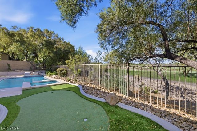 15 Clear Crossing Trail, Henderson, NV 89052