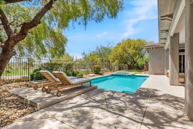 15 Clear Crossing Trail, Henderson, NV 89052