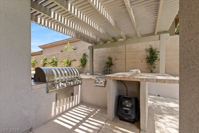 15 Clear Crossing Trail, Henderson, NV 89052