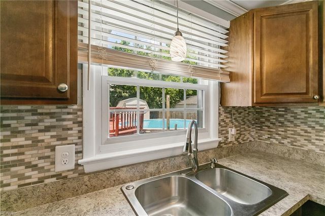 303 Nancy DR, Hampton, VA 23669
