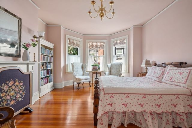 18 Hereford St, Boston, MA 02115