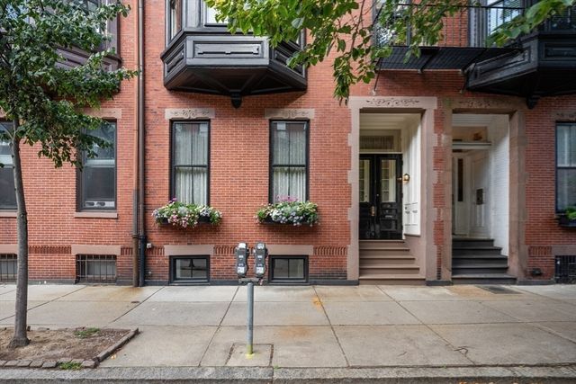 18 Hereford St, Boston, MA 02115