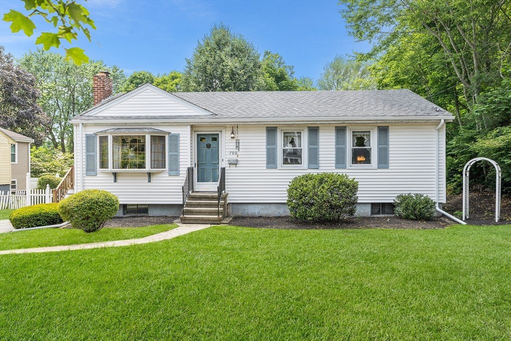 700 North St, Randolph, MA 02368