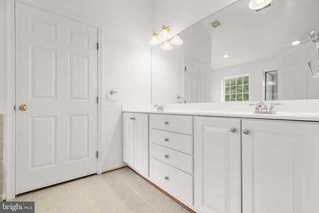 71 RIGGS RD, Fredericksburg, VA 22405