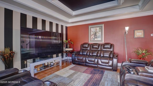 44 Kentucky Way, Freehold, NJ 07728